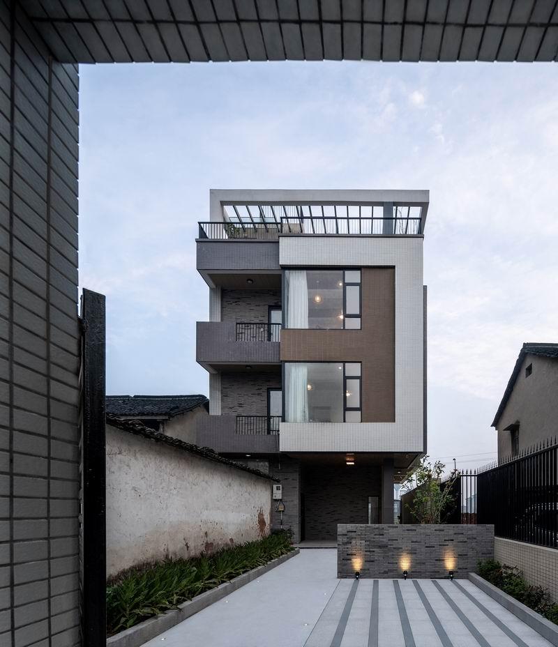 登上福布斯的建筑师，用70w造出400平的“梯田之家” / 丰间建筑事务所