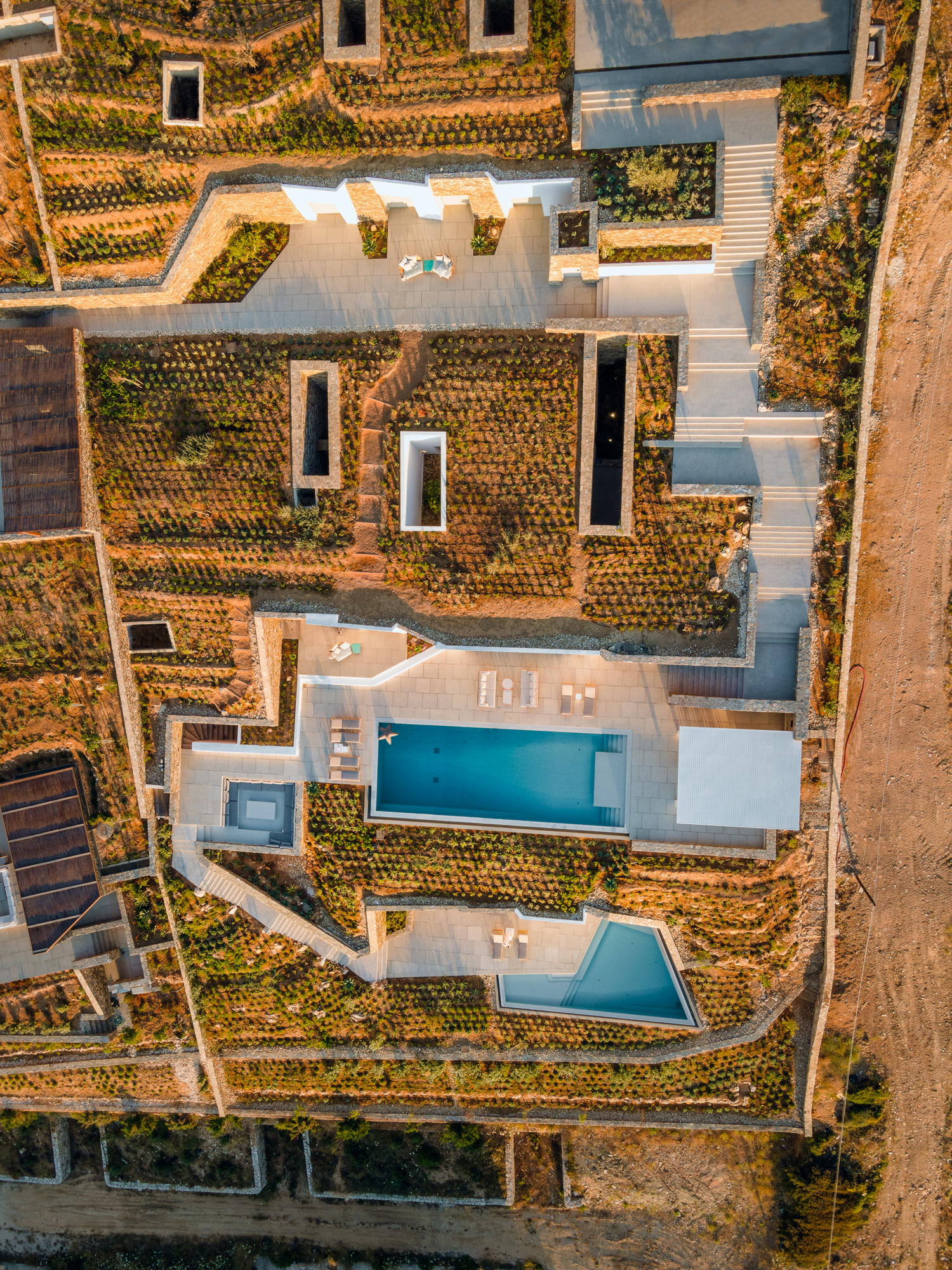 调整大小 5_tsolakisarchitects-antiparosvillas-final-73-medium.jpg