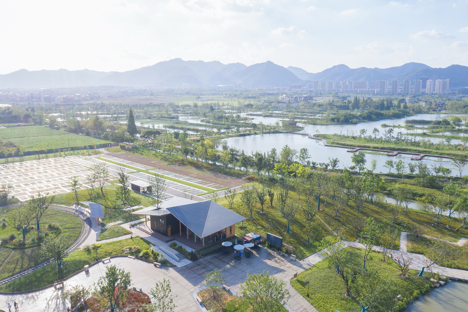 调整大小 01.鸟瞰场景Bird-Eye view of the site赵奕龙.jpg