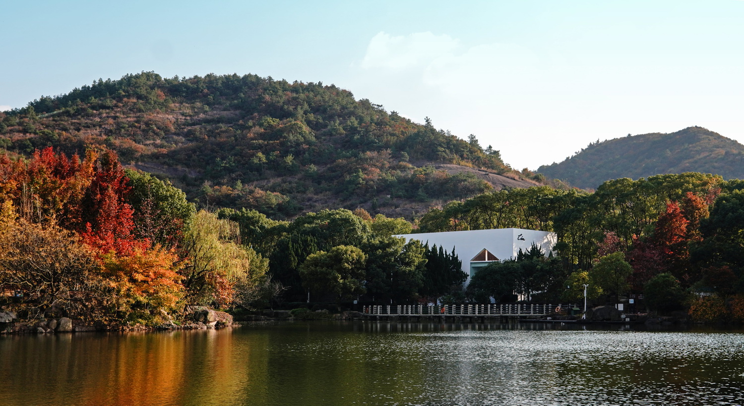 调整大小 1 湖边远看view from lake@徐英达-min.jpg