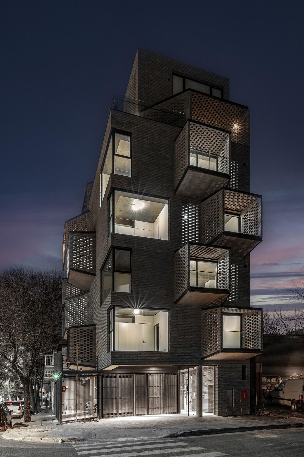 M 5605 住宅 / Arqtipo