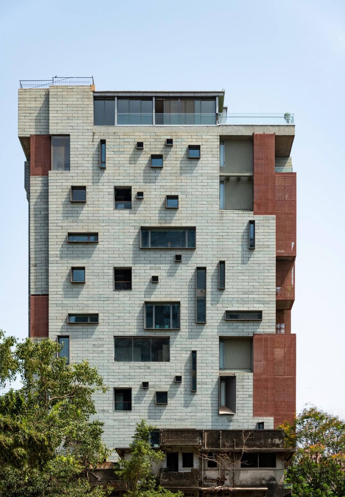 J-House / Malik Architecture