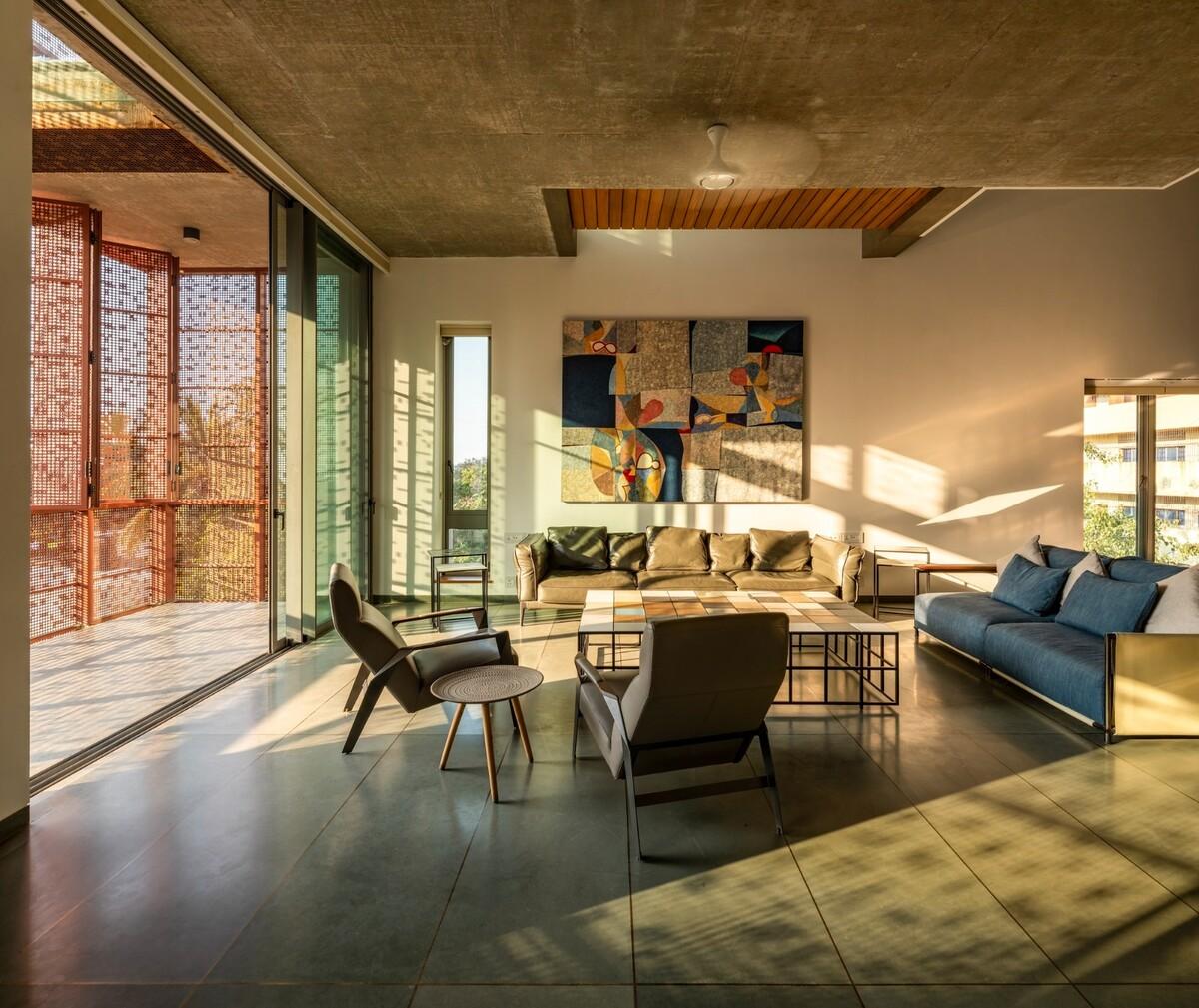 J-House / Malik Architecture