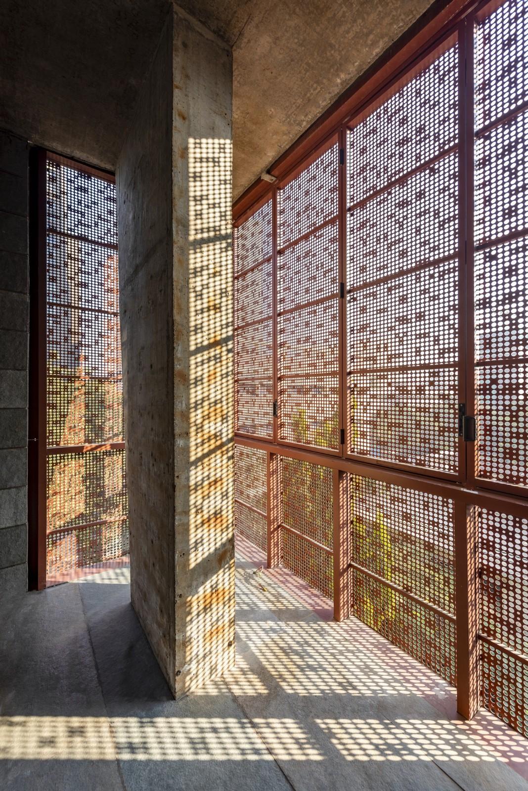 J-House / Malik Architecture