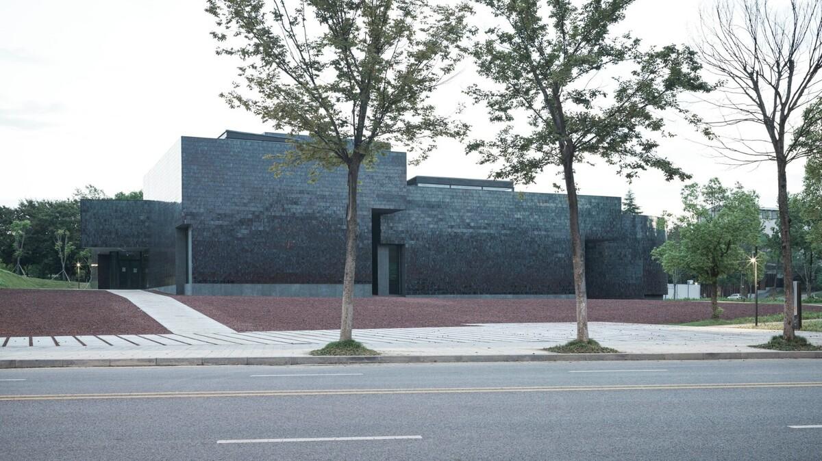 “釉”织新旧，黄龙山·紫砂矿源展示馆 / 东南大学
+旭可建筑