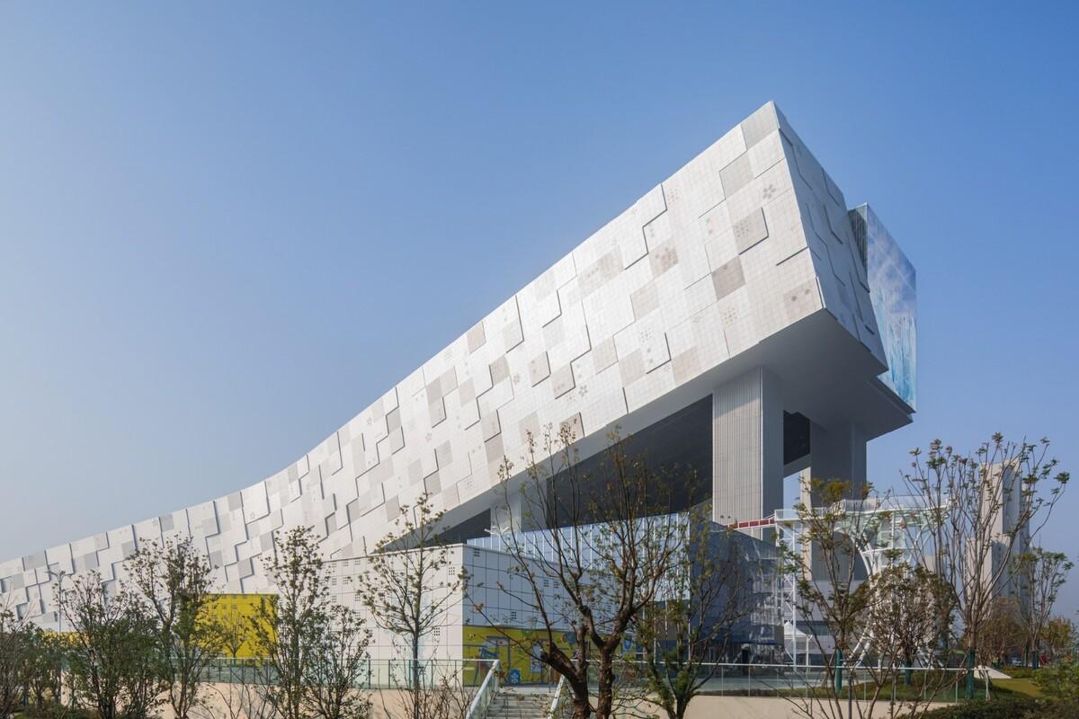 武汉甘露山国际滑雪场 / CLOU 柯路建筑