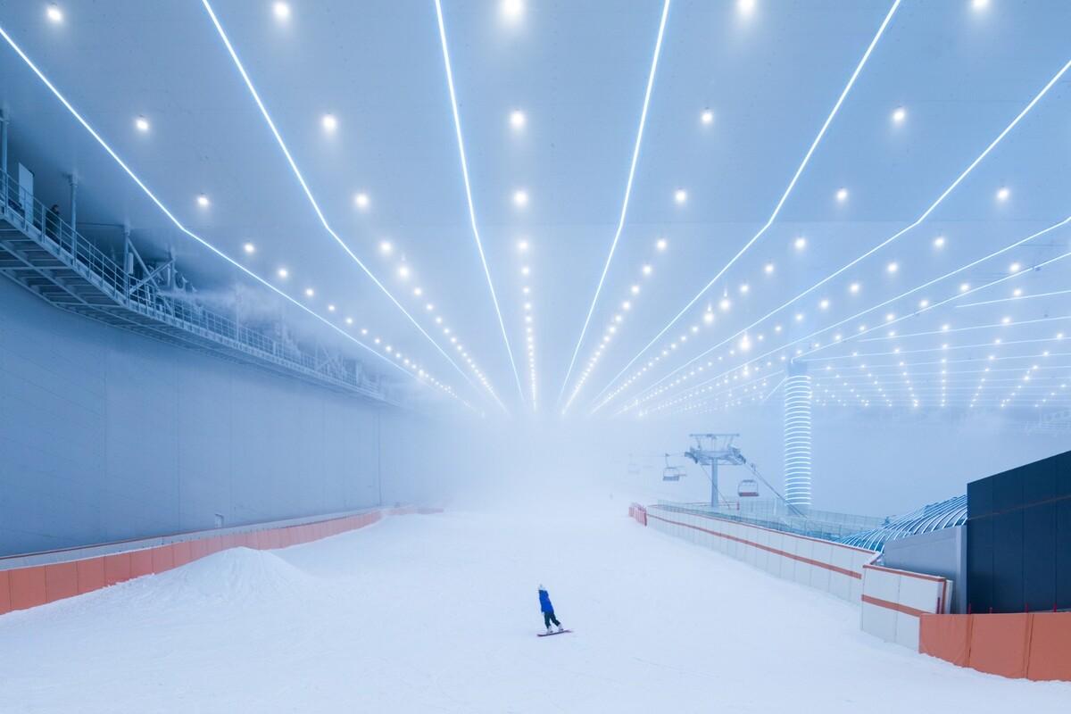 武汉甘露山国际滑雪场 / CLOU 柯路建筑