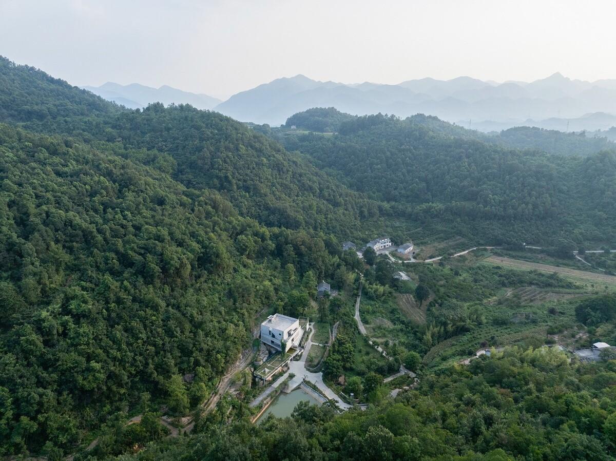石羊山壹号住宅 / 小写建筑事务所
