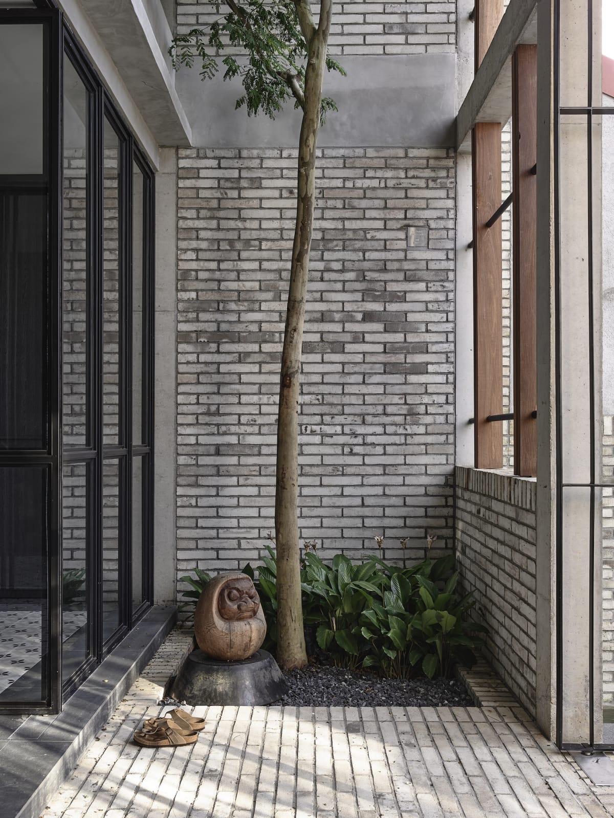 Oku 住宅 / Freight Architects