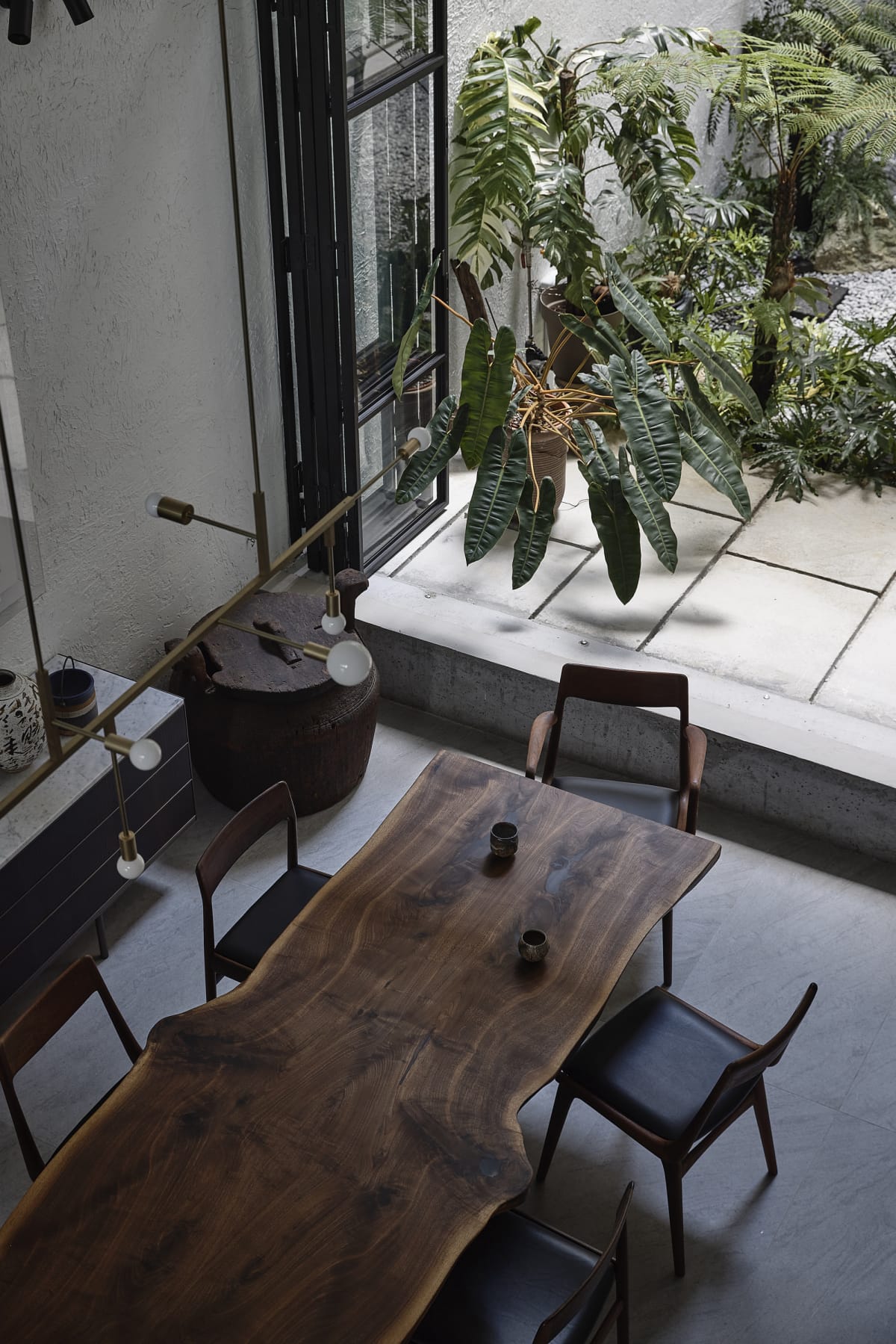 Oku 住宅 / Freight Architects