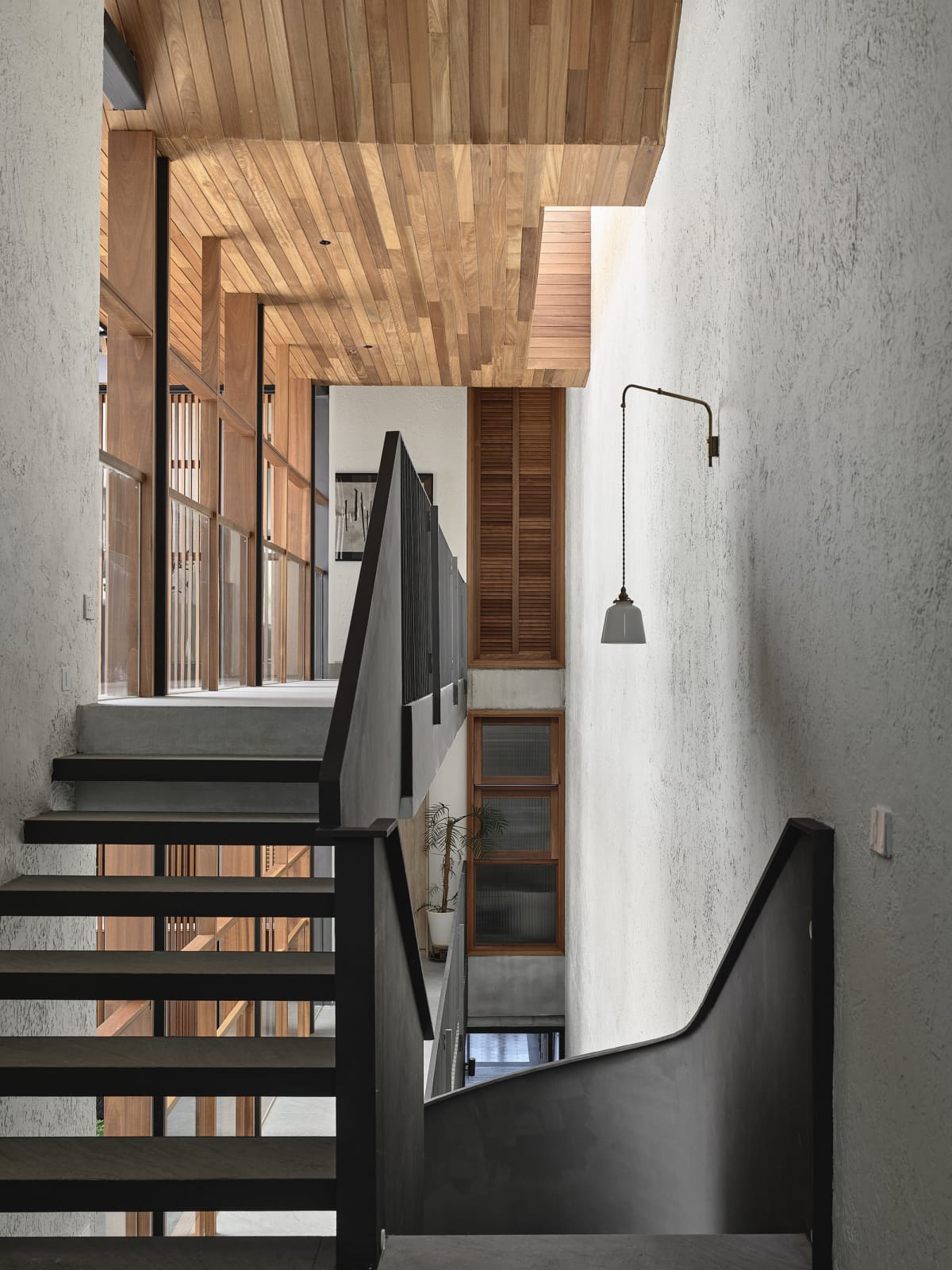 Oku 住宅 / Freight Architects