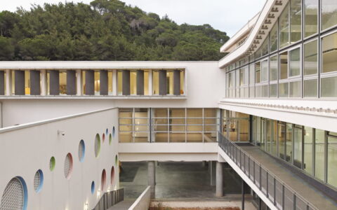 路易斯韦格曼学院扩建项目  / Dagher Hanna & Partners