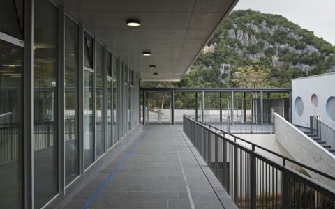 路易斯韦格曼学院扩建项目  / Dagher Hanna & Partners