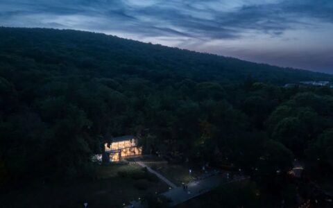 虞山公园文旅配套建筑 / 平介设计