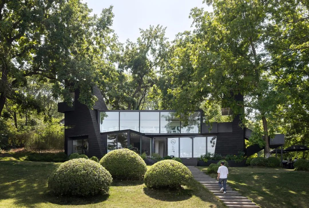 虞山公园文旅配套建筑 / 平介设计